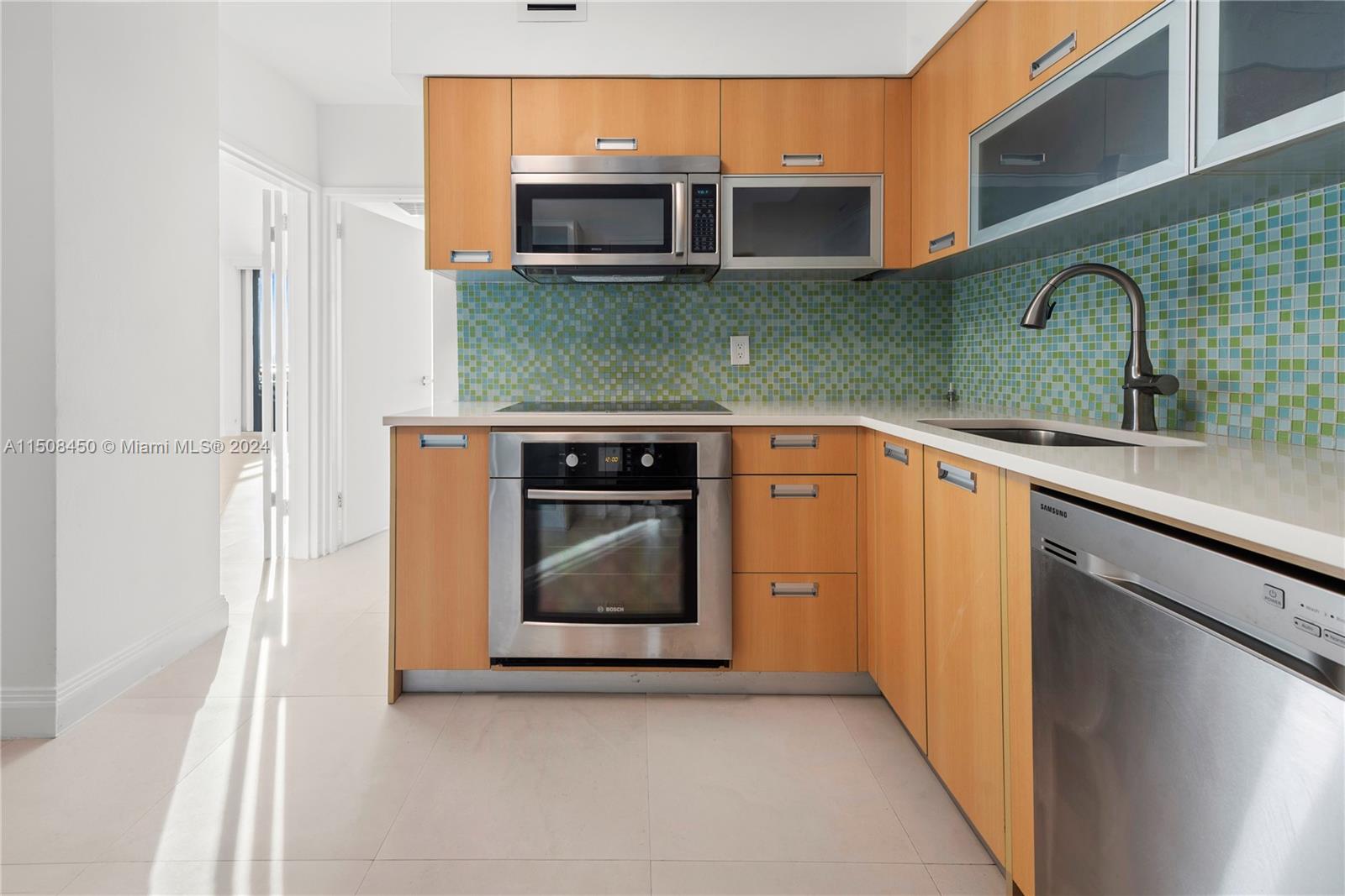 5700 Collins Ave # 11G