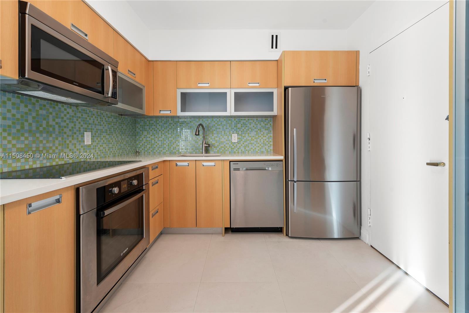 5700 Collins Ave # 11G