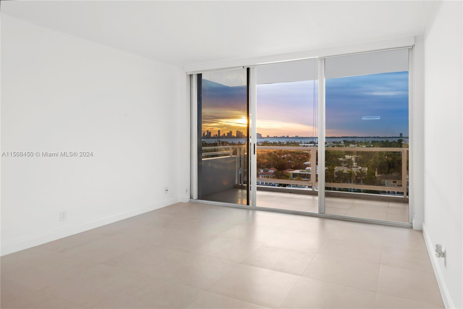 5700 Collins Ave # 11G
