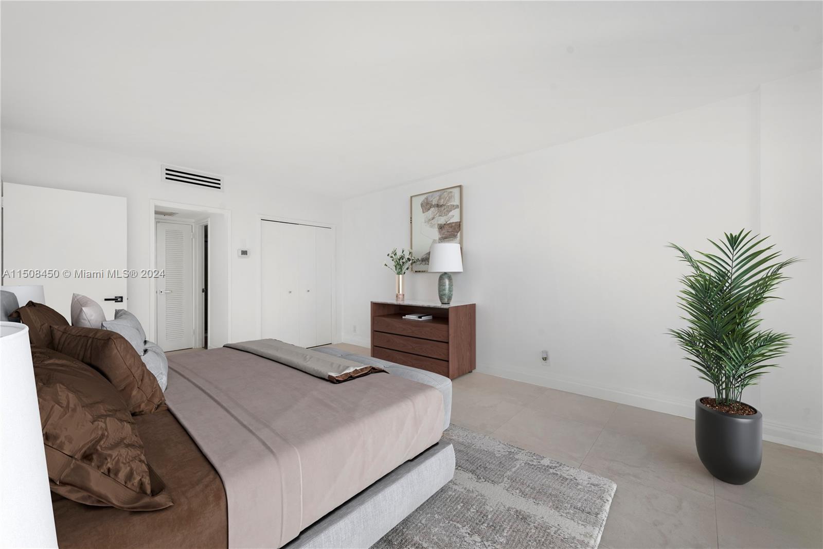 5700 Collins Ave # 11G