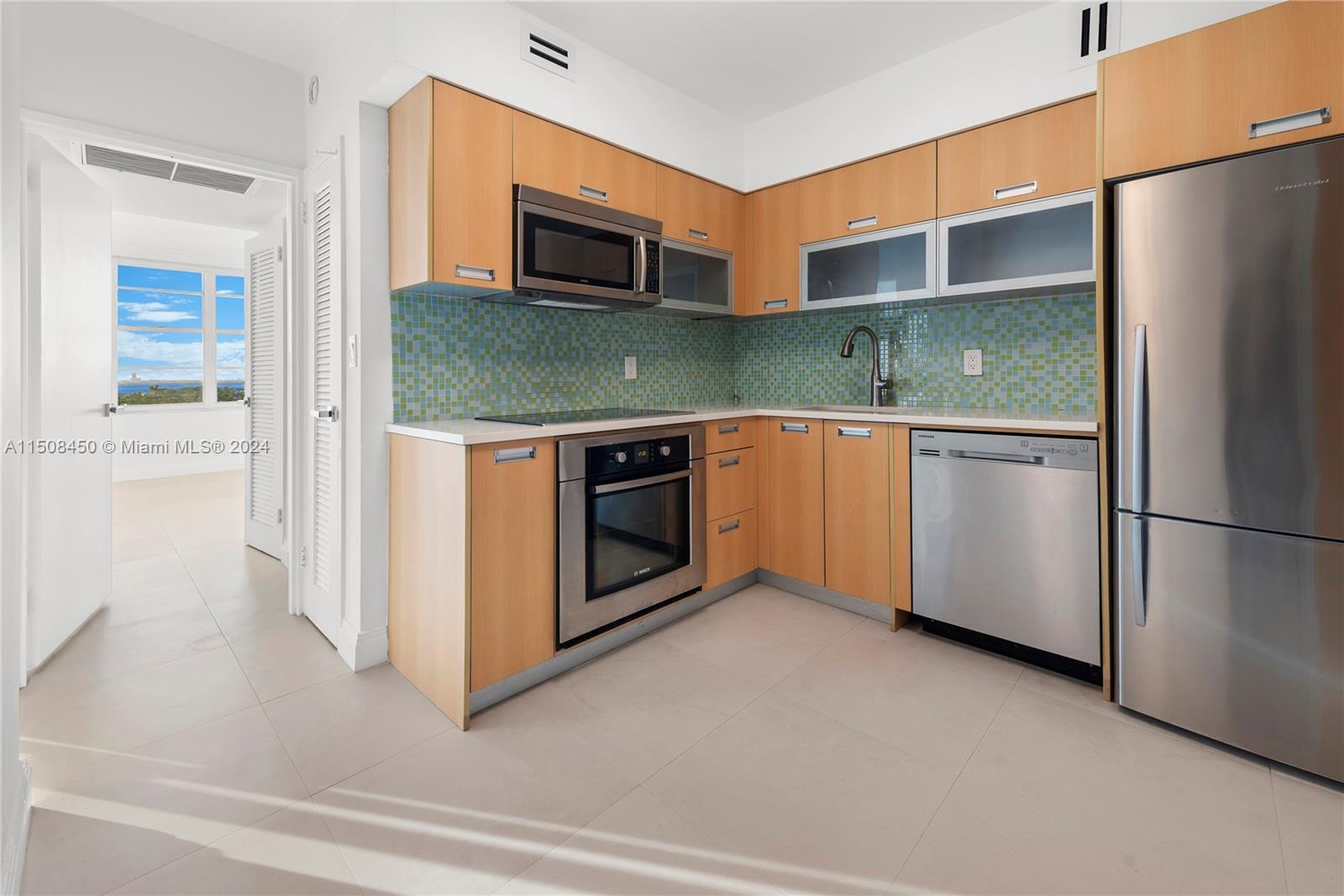 5700 Collins Ave # 11G