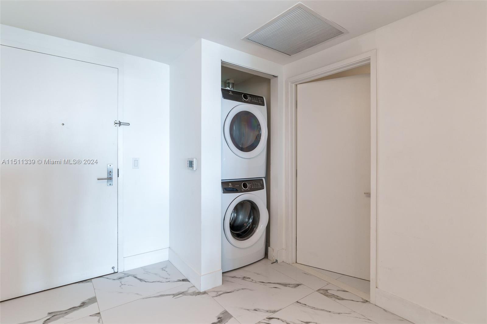 330 Sunny Isles Blvd # 1904 Unit: 5-1904