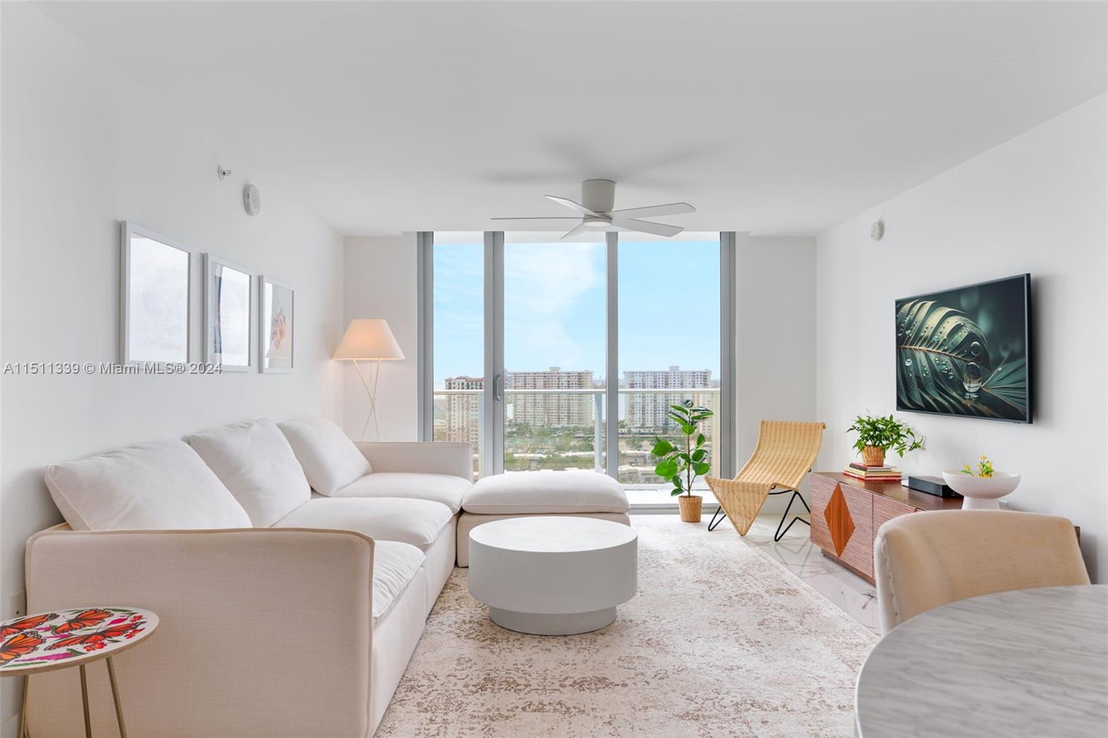 330 Sunny Isles Blvd # 1904 Unit: 5-1904