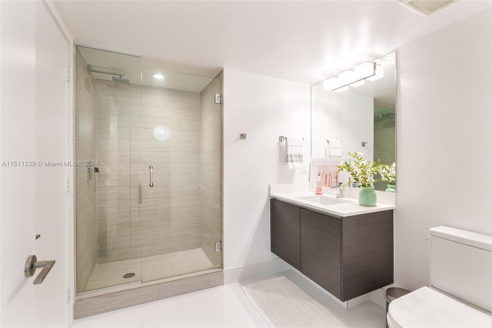 330 Sunny Isles Blvd # 1904 Unit: 5-1904