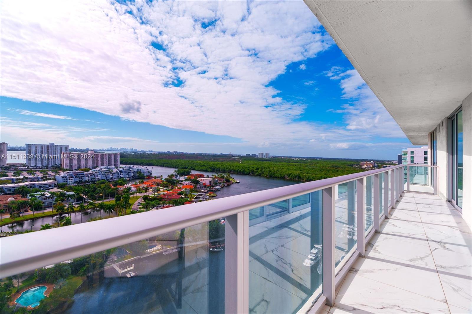 330 Sunny Isles Blvd # 1904 Unit: 5-1904