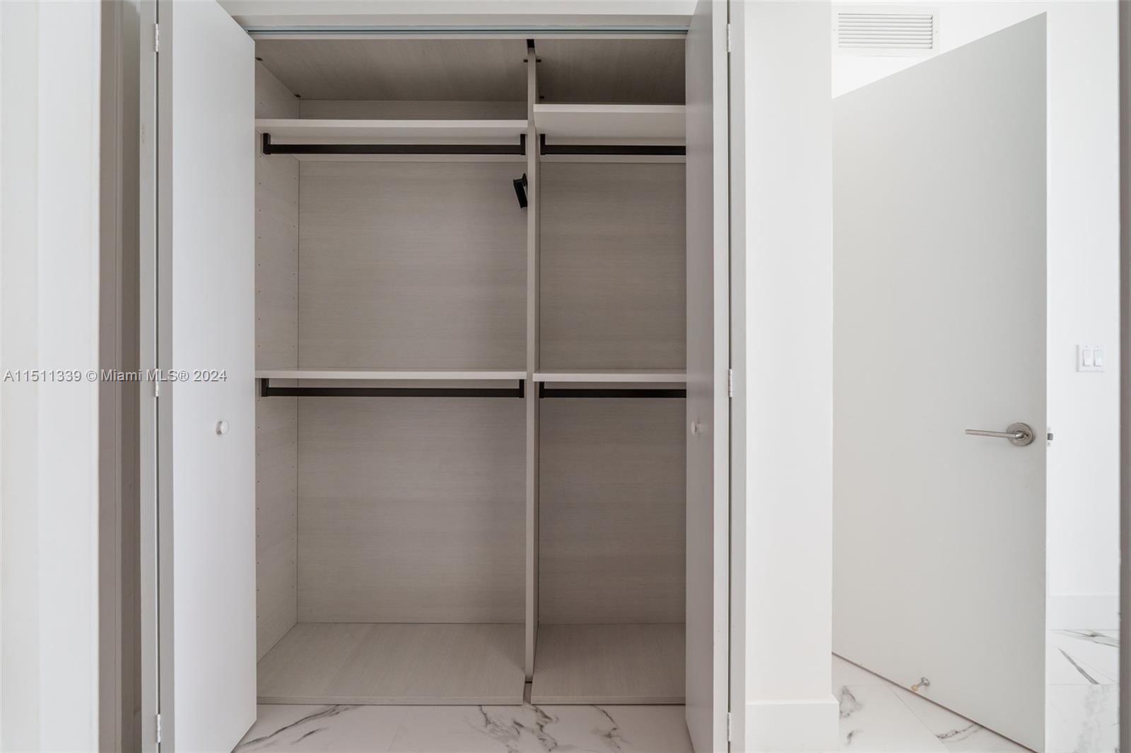 330 Sunny Isles Blvd # 1904 Unit: 5-1904