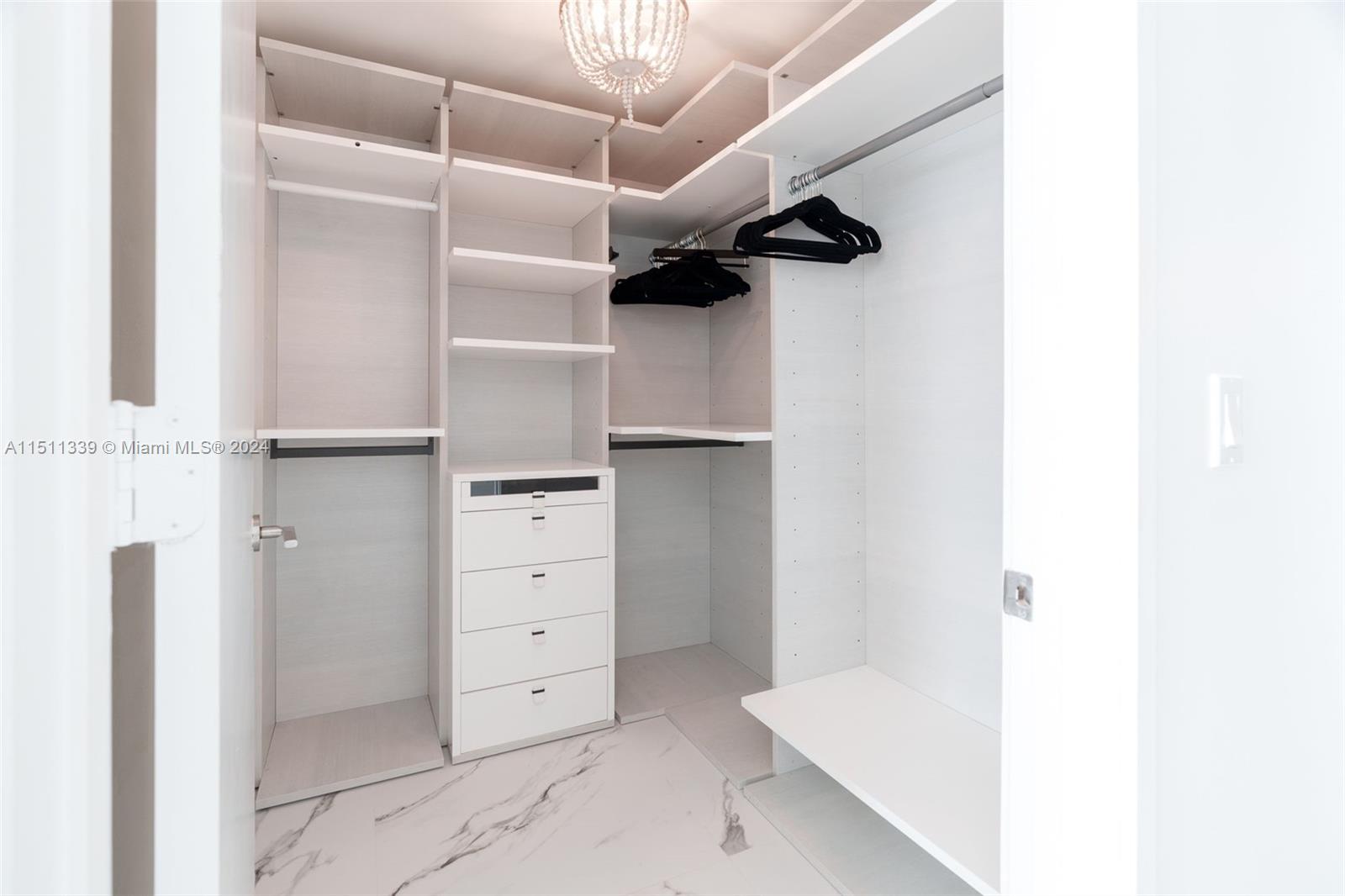 330 Sunny Isles Blvd # 1904 Unit: 5-1904