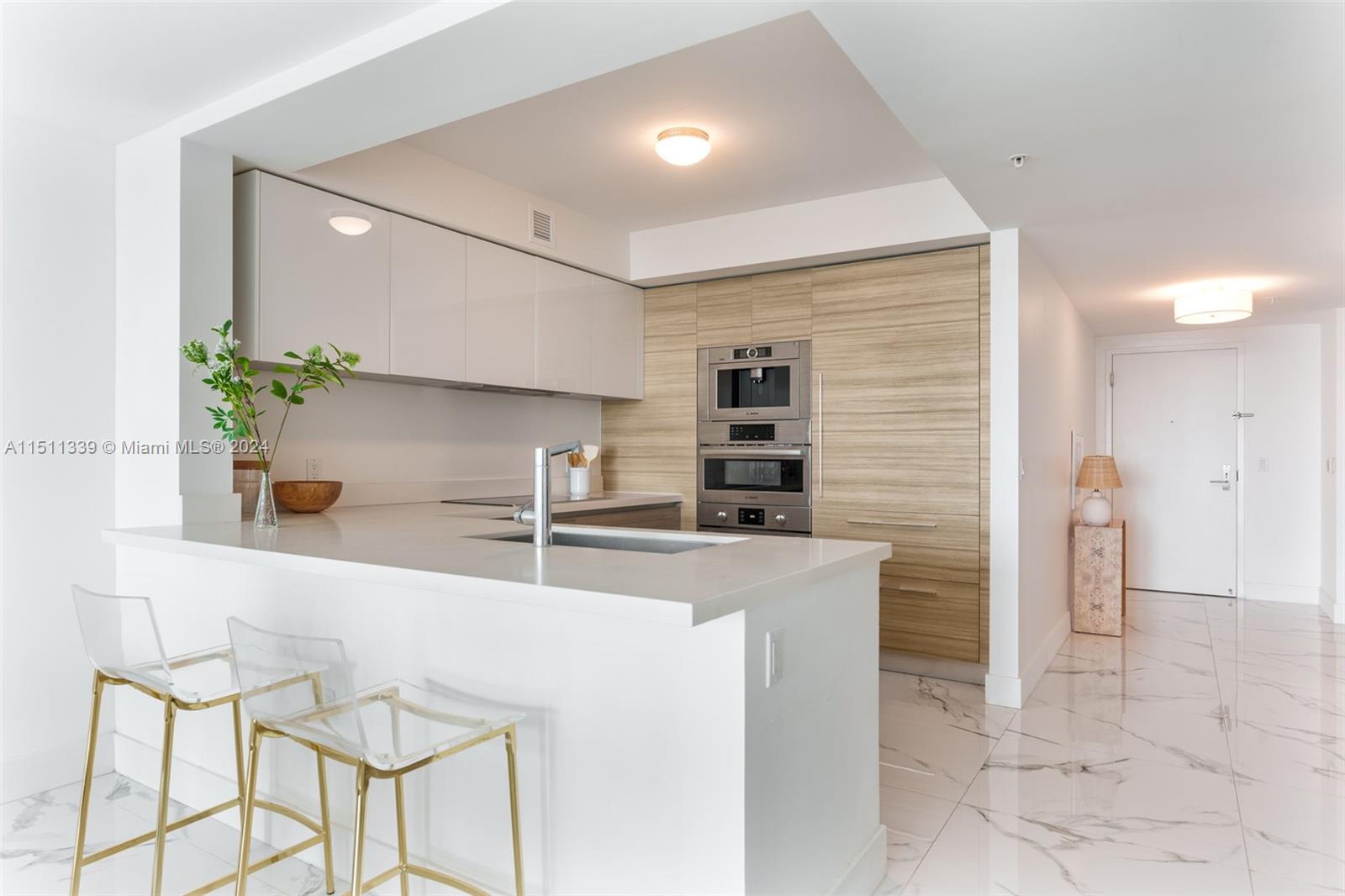 330 Sunny Isles Blvd # 1904 Unit: 5-1904