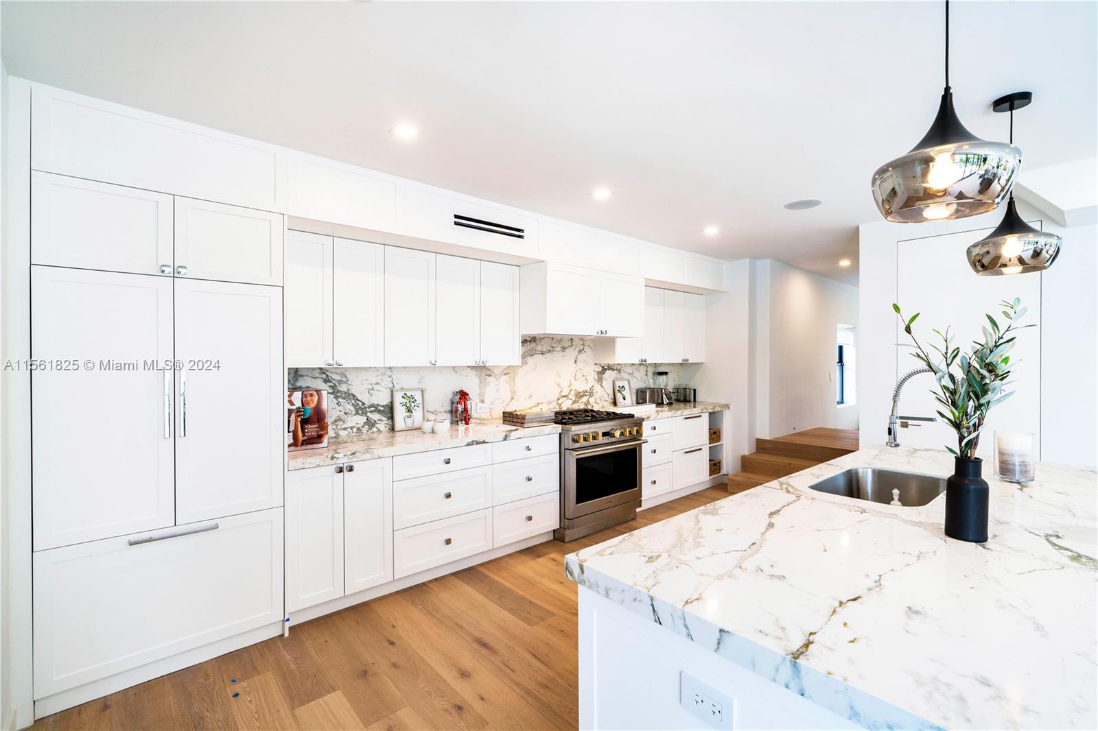 5334 Pine Tree Dr