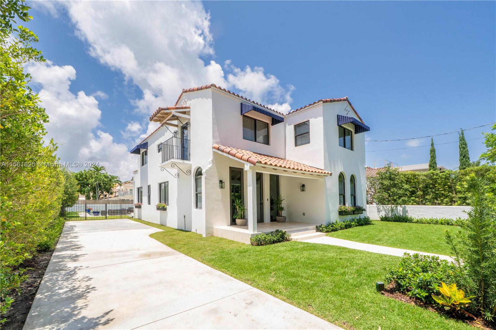5334 Pine Tree Dr