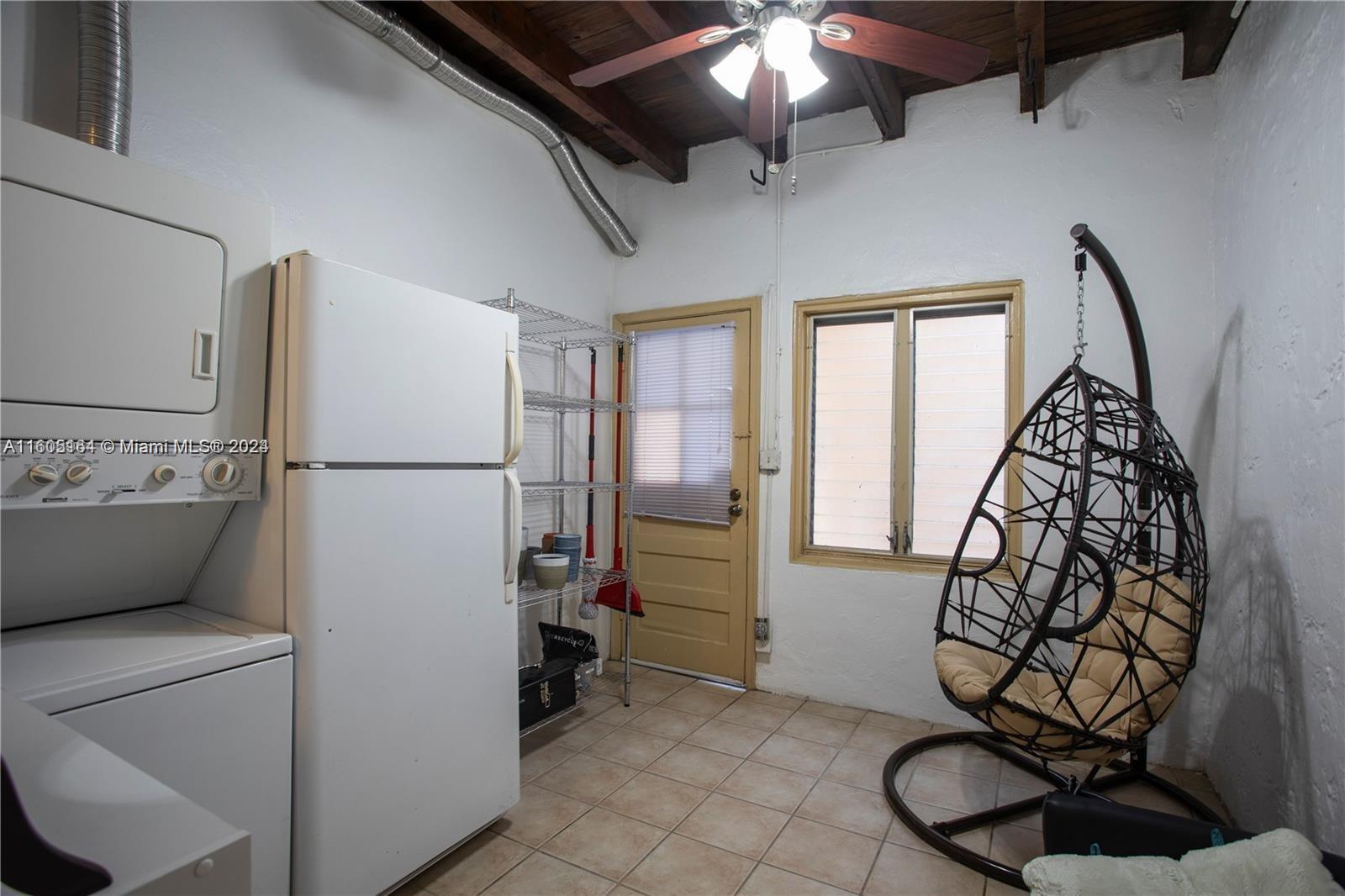 902 Salzedo St # 3