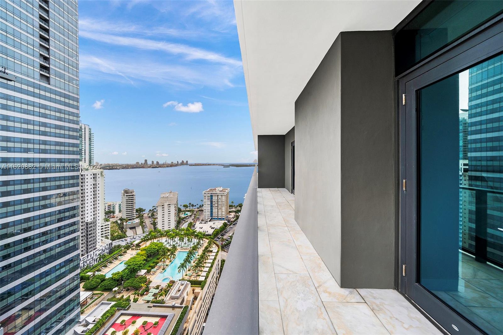 1451 Brickell Ave # 3004