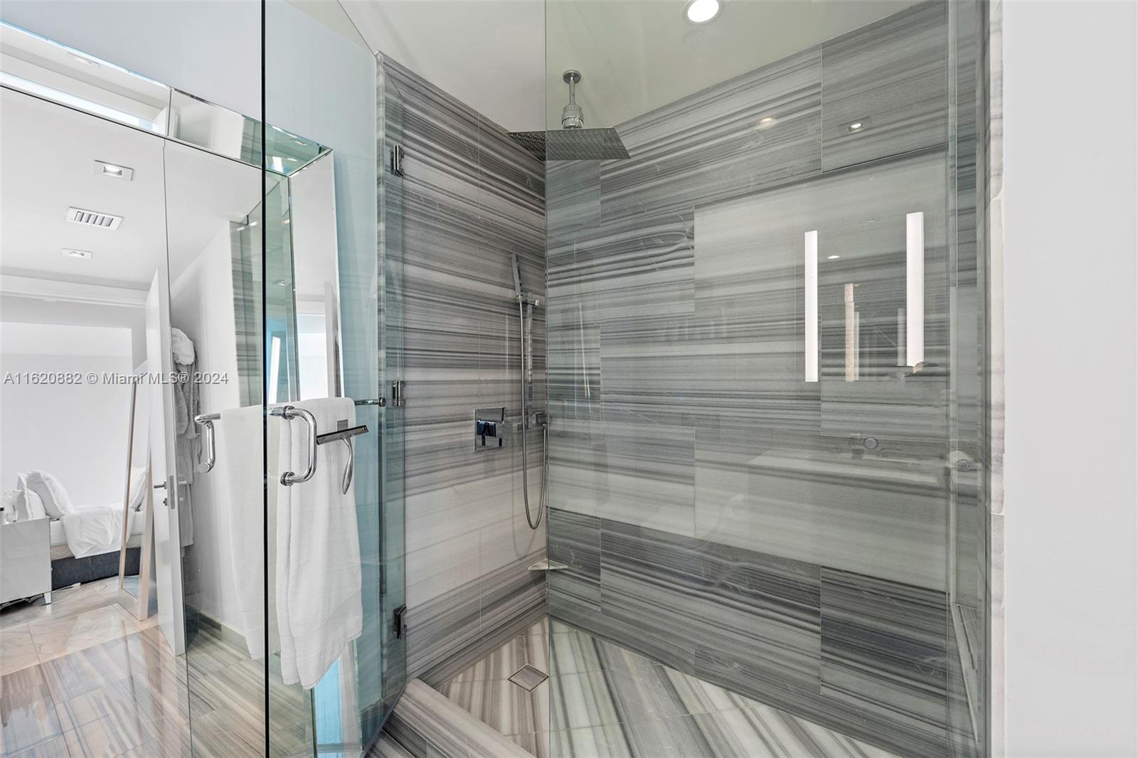 1451 Brickell Ave # 3004