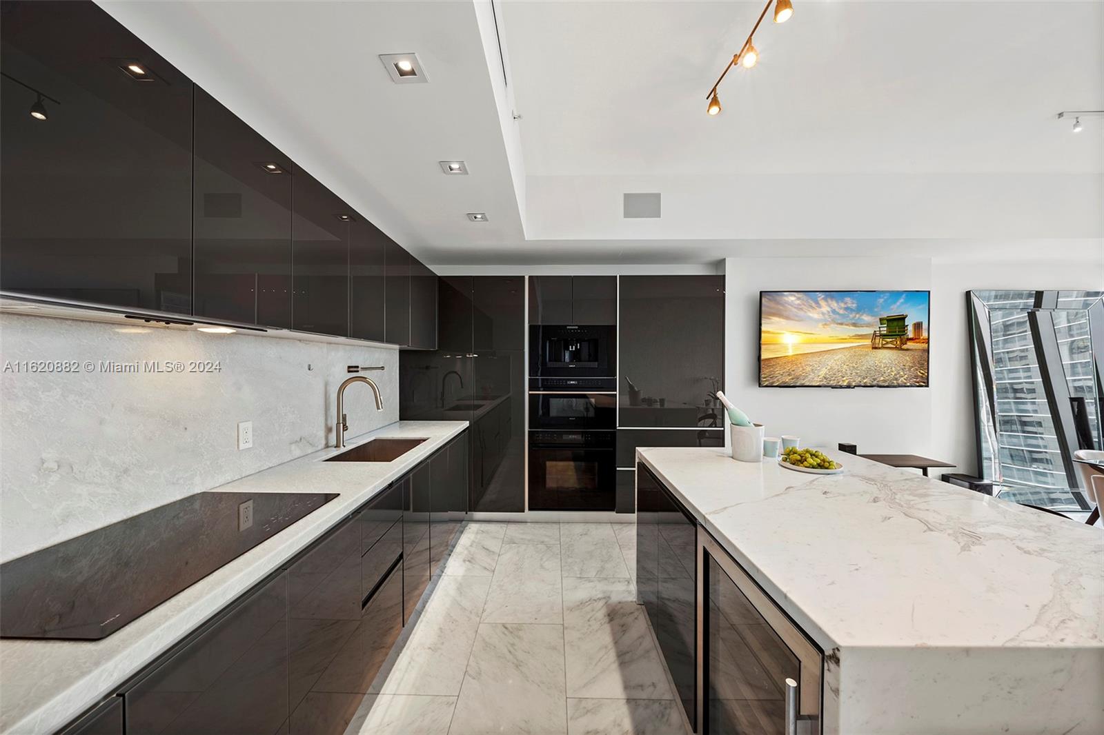 1451 Brickell Ave # 3004