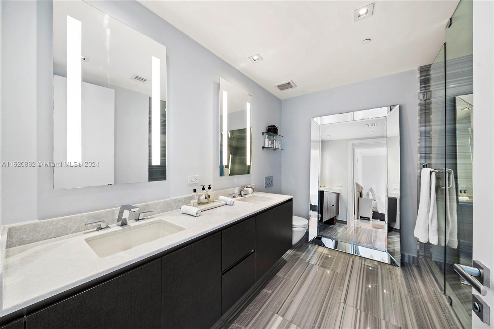 1451 Brickell Ave # 3004