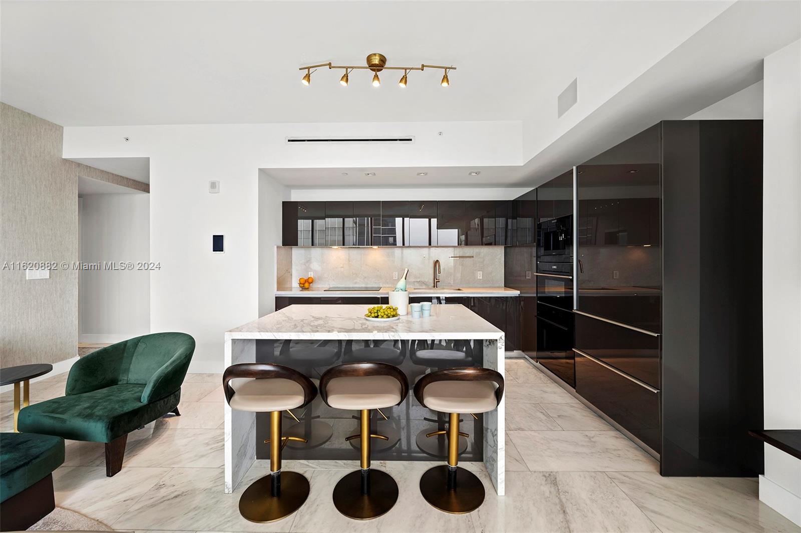 1451 Brickell Ave # 3004