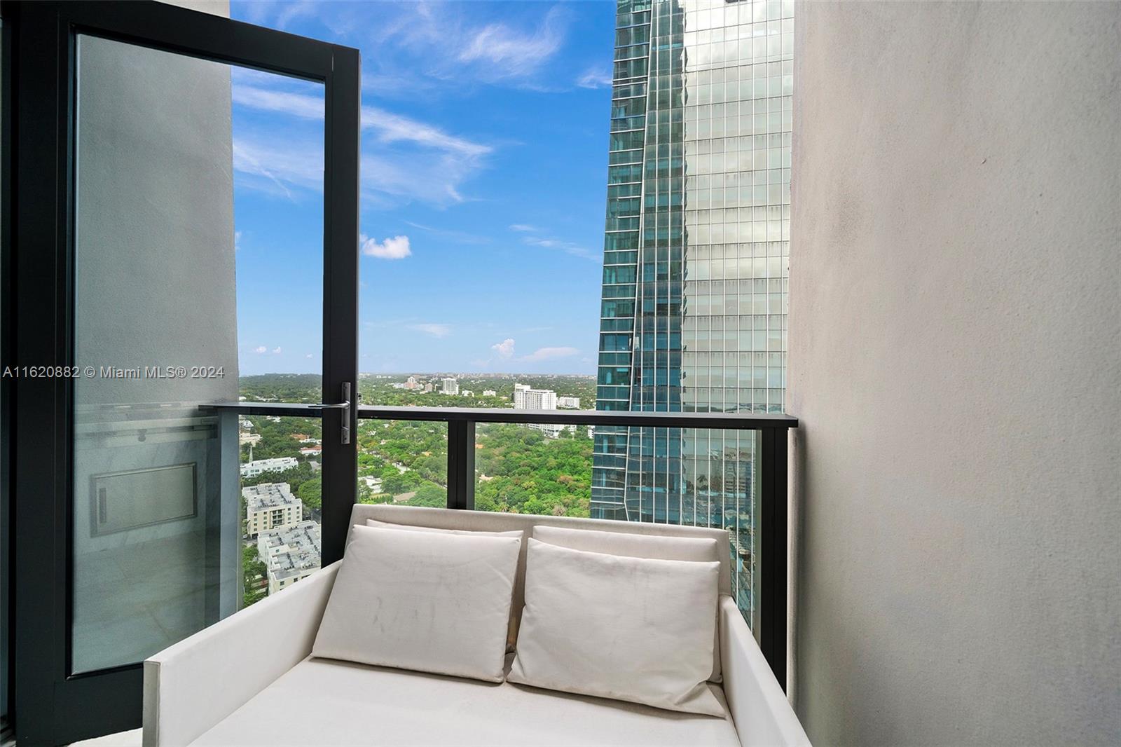 1451 Brickell Ave # 3004