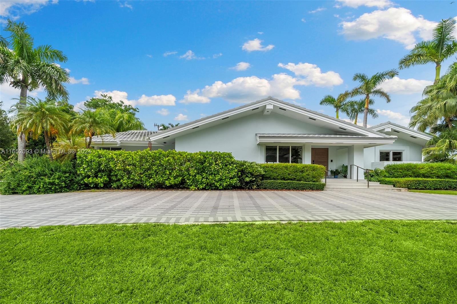 495 Campana Ave