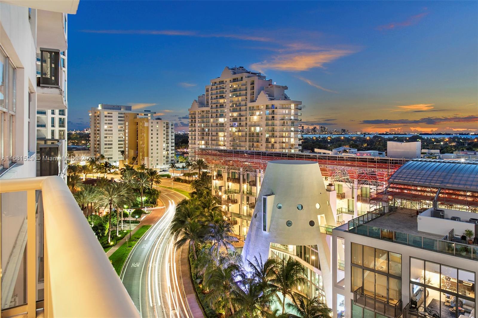 6039 Collins Ave # 1129