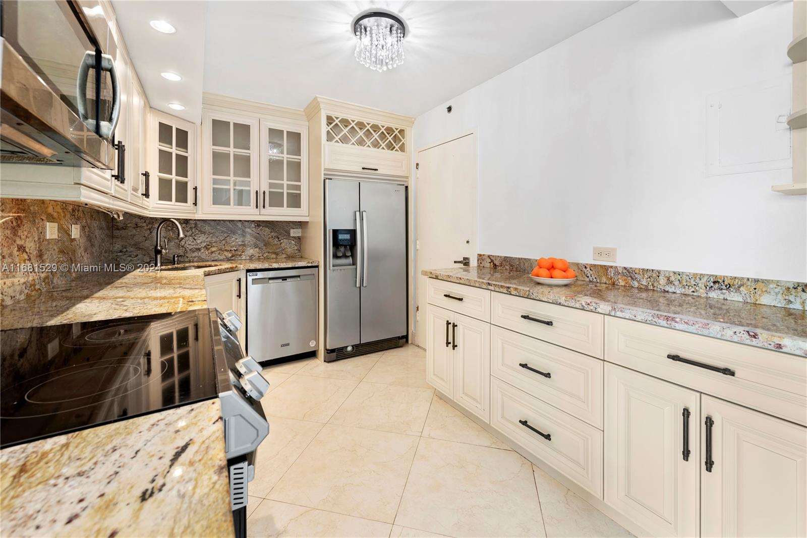 6039 Collins Ave # 1129