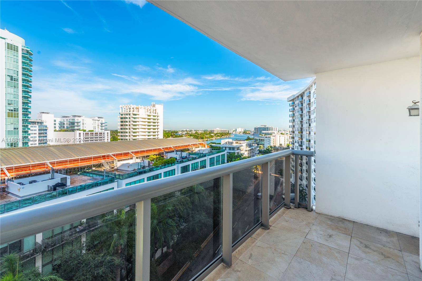 6039 Collins Ave # 1129