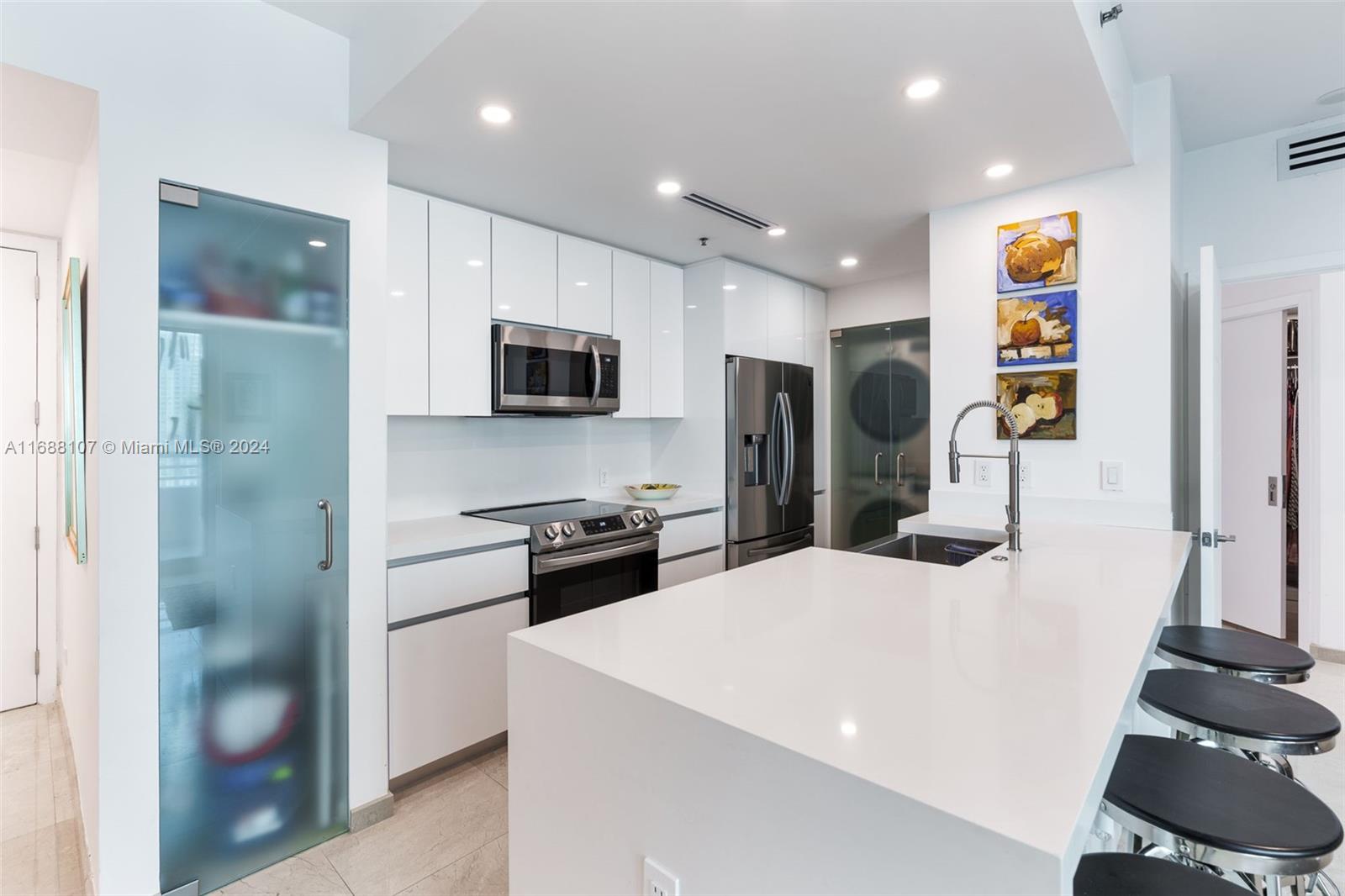 808 Brickell Key Dr # 2503