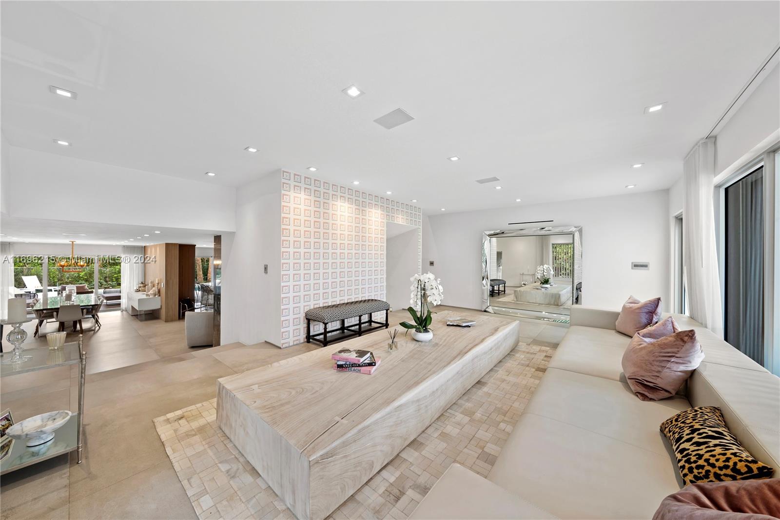 110 Venetian Way