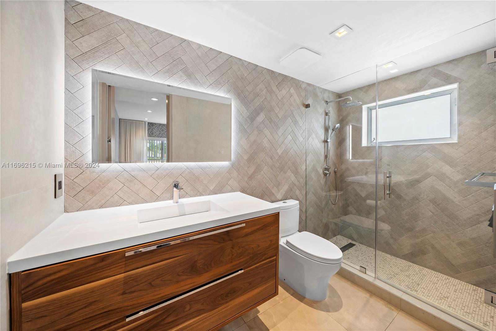 110 Venetian Way