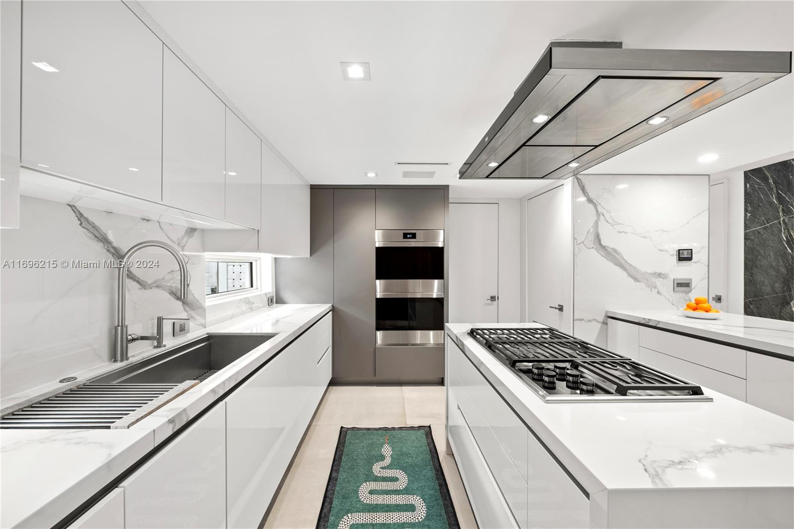 110 Venetian Way
