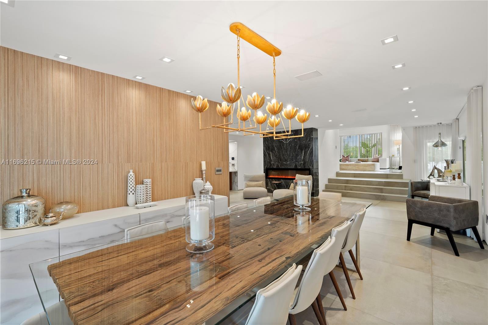 110 Venetian Way