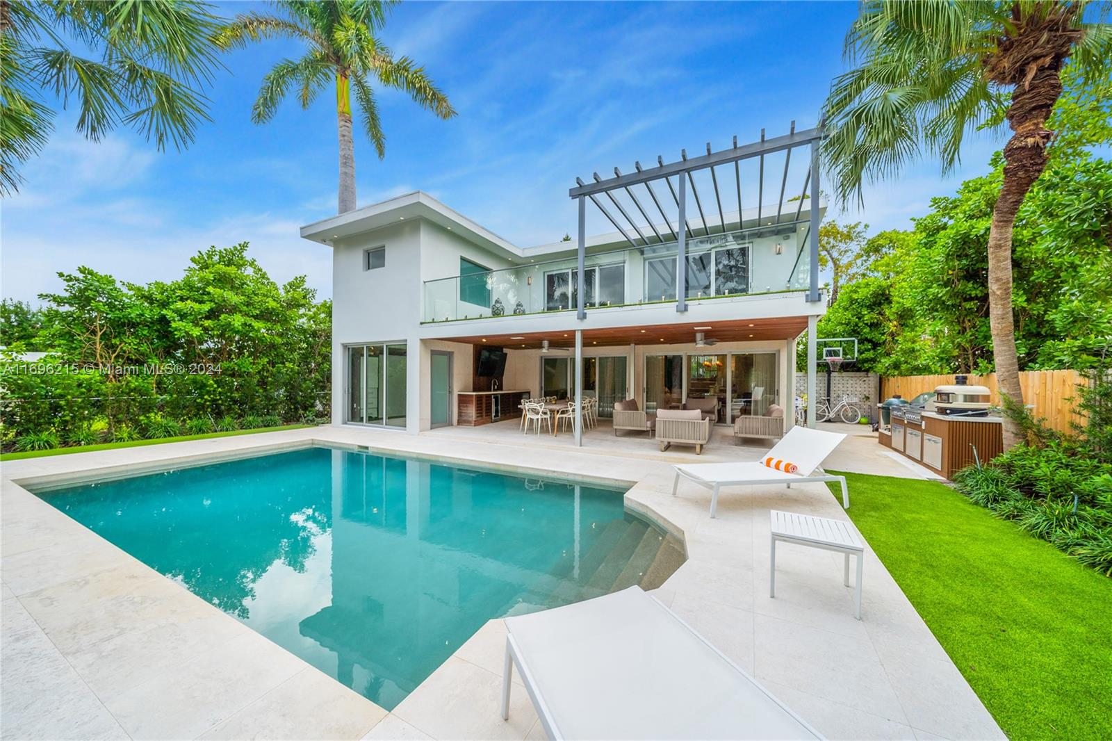110 Venetian Way