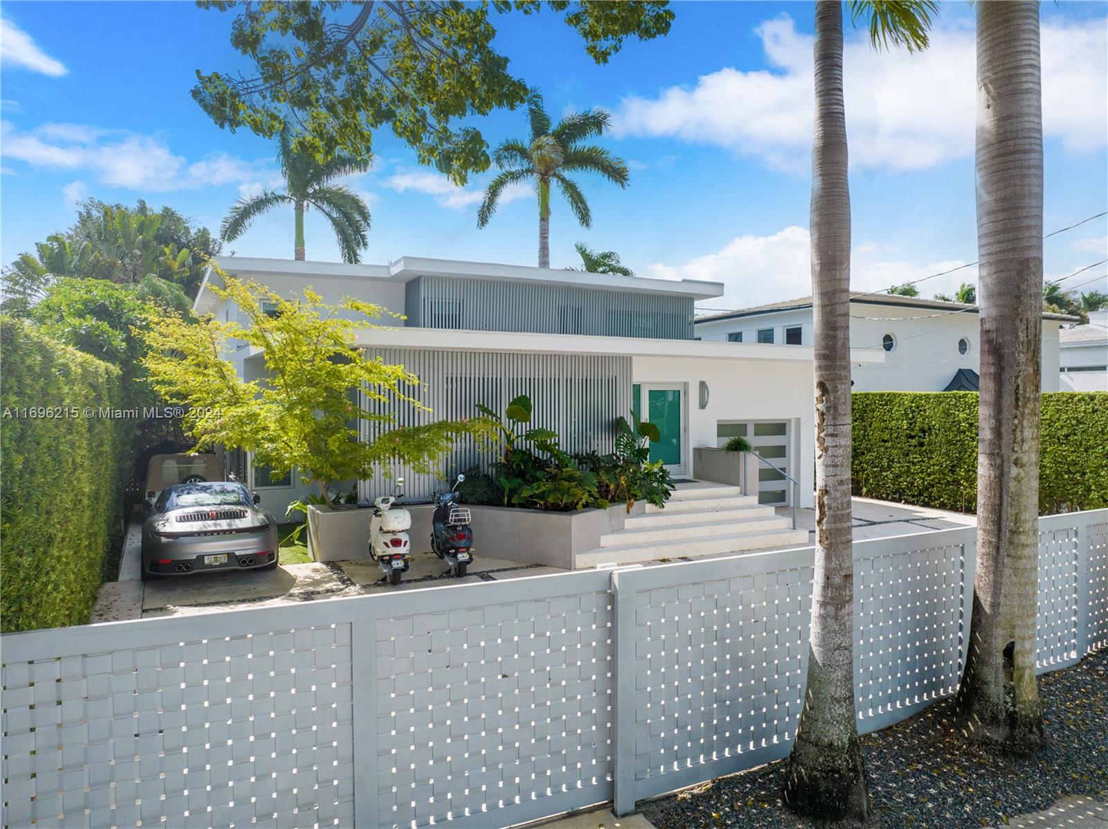 110 Venetian Way