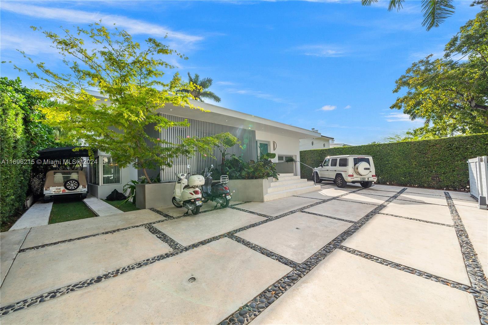 110 Venetian Way