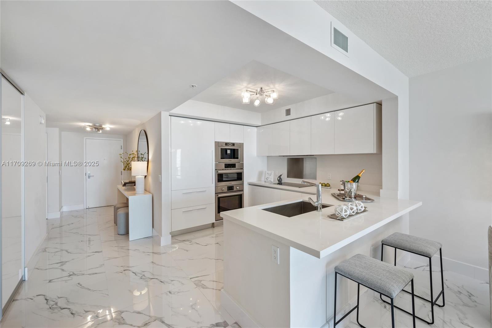 300 Sunny Isles Blvd # 2105 Unit: 4-2105