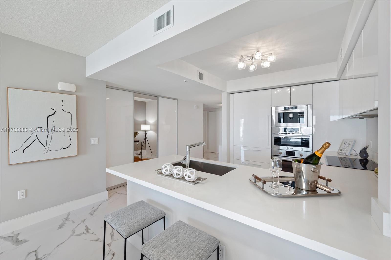 300 Sunny Isles Blvd # 2105 Unit: 4-2105