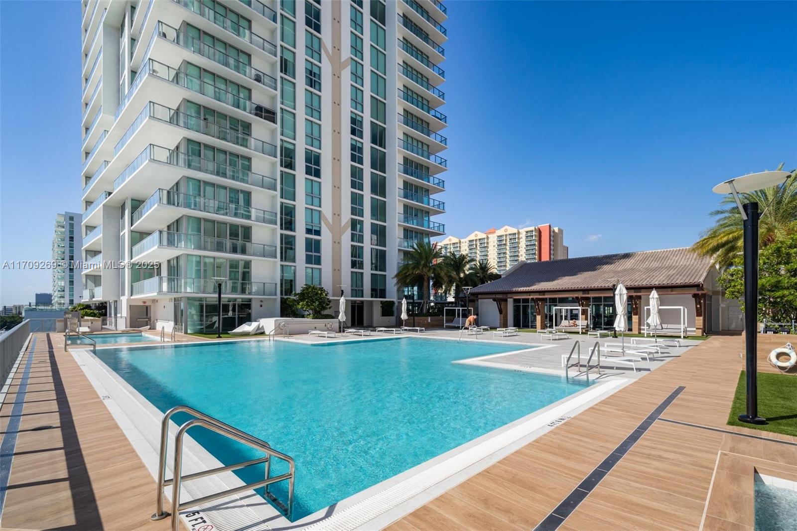 300 Sunny Isles Blvd # 2105 Unit: 4-2105
