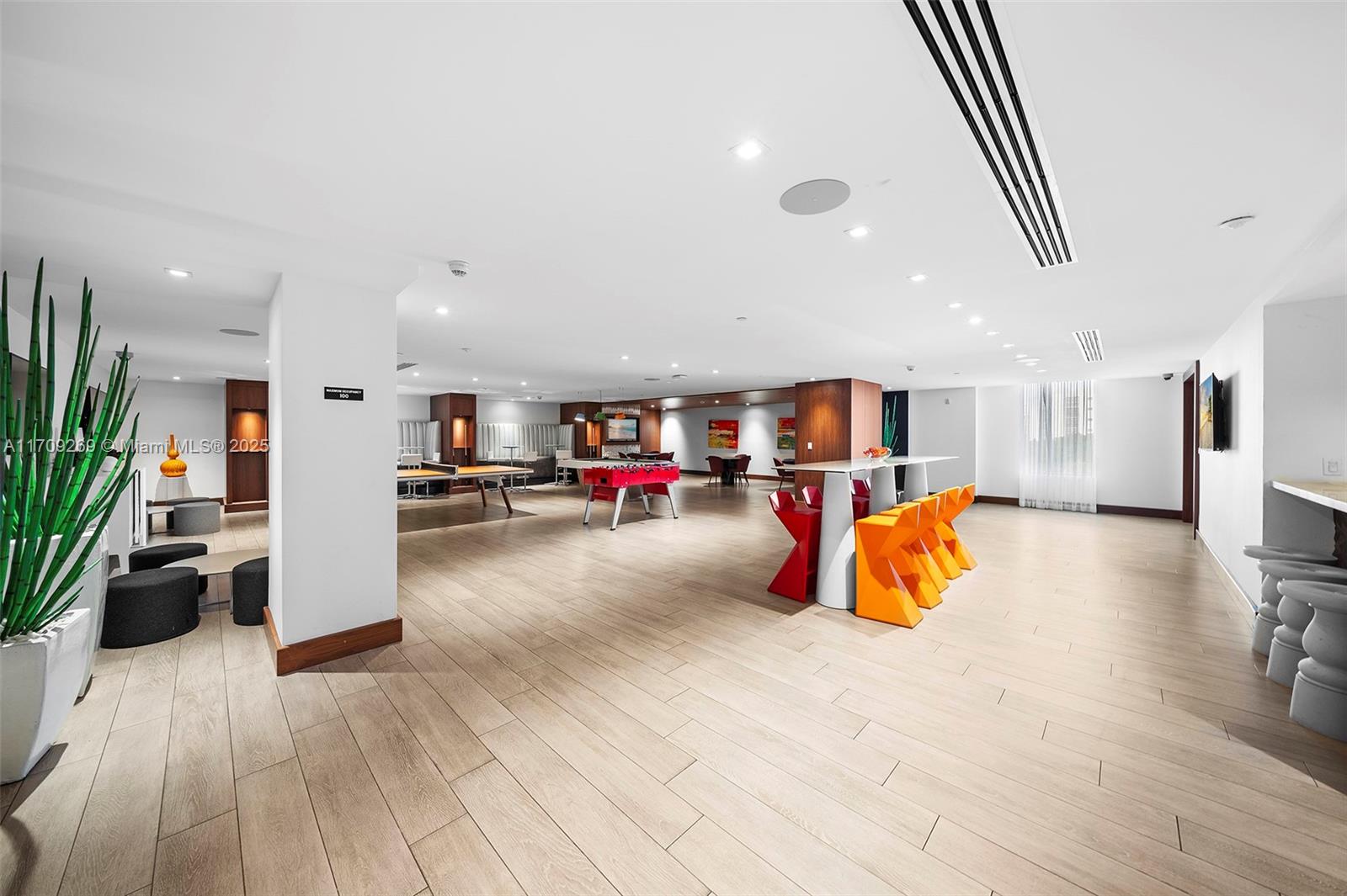 300 Sunny Isles Blvd # 2105 Unit: 4-2105