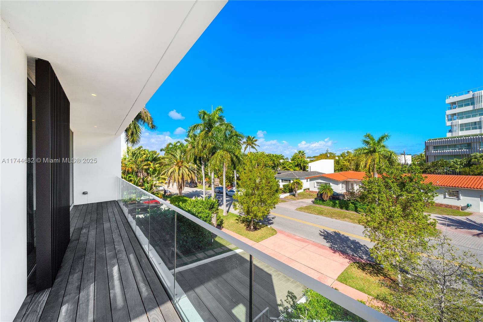 850 W 47th Ct