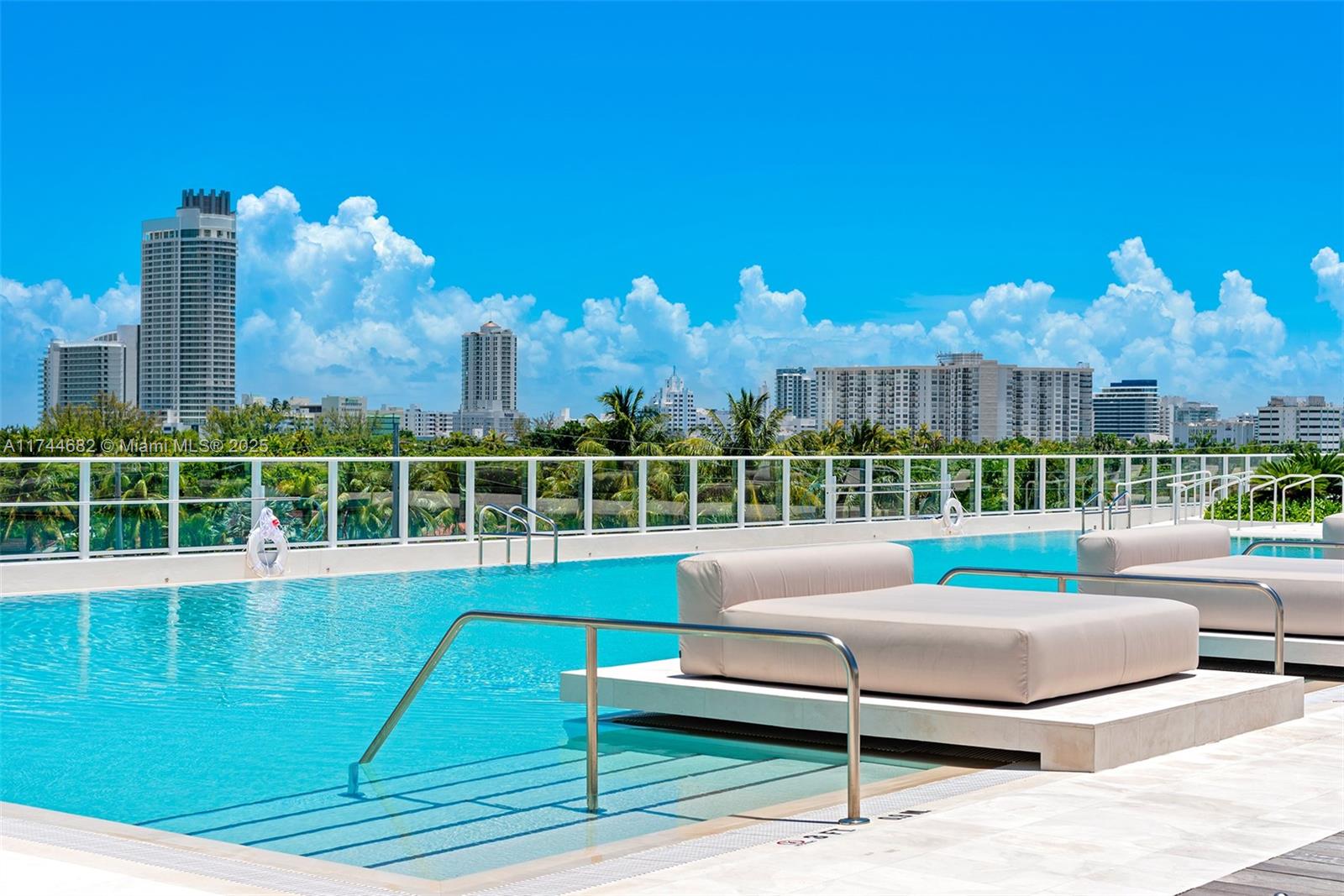 850 W 47th Ct