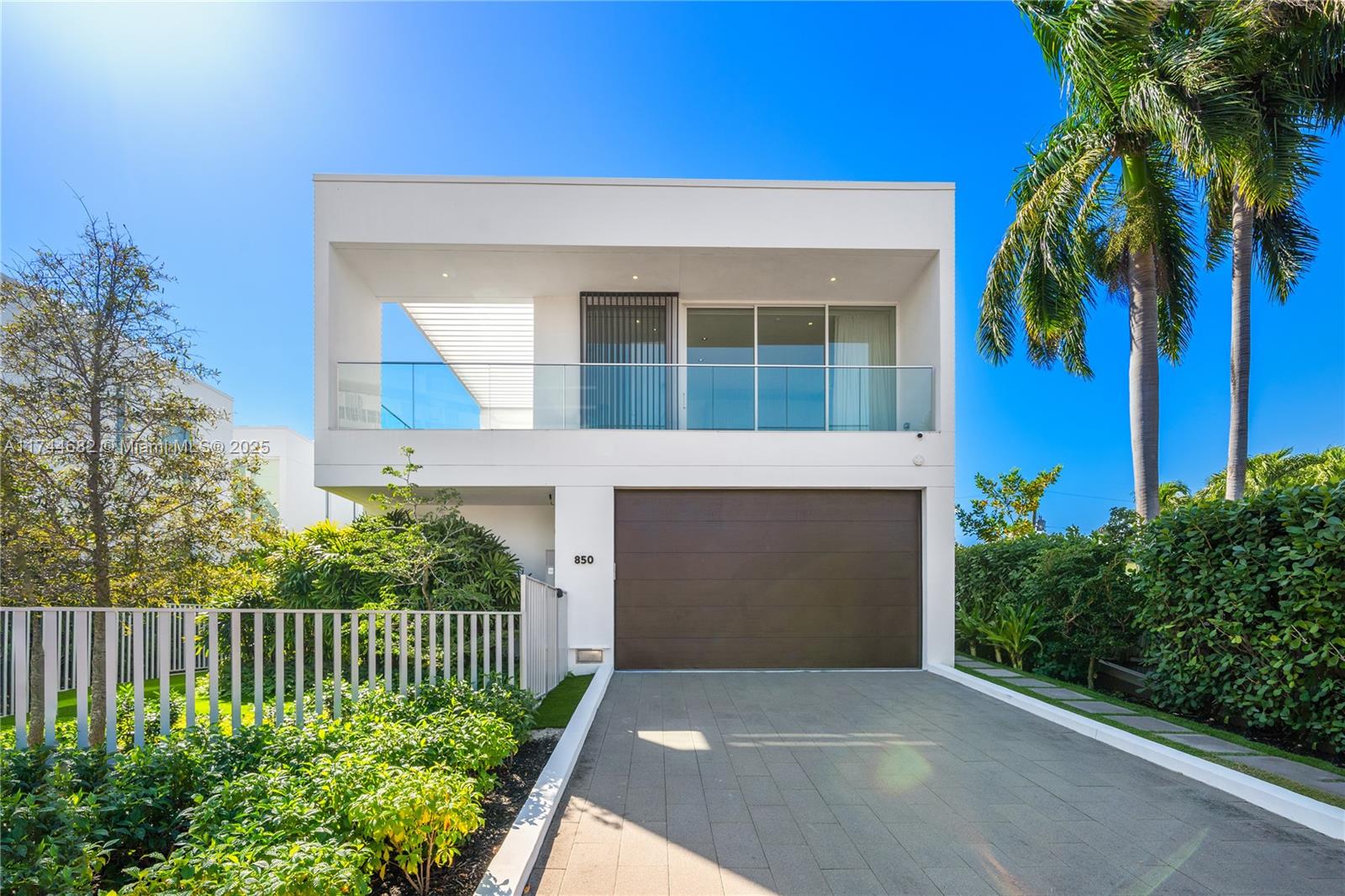 850 W 47th Ct