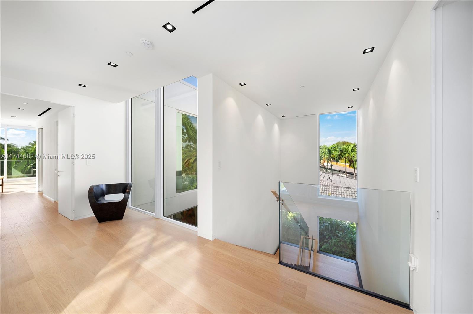 850 W 47th Ct