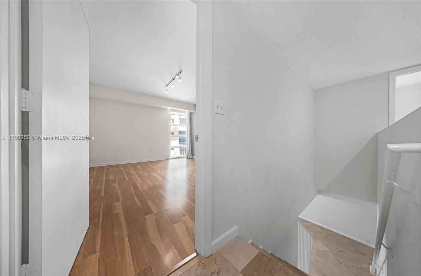 7600 Collins Ave # 703