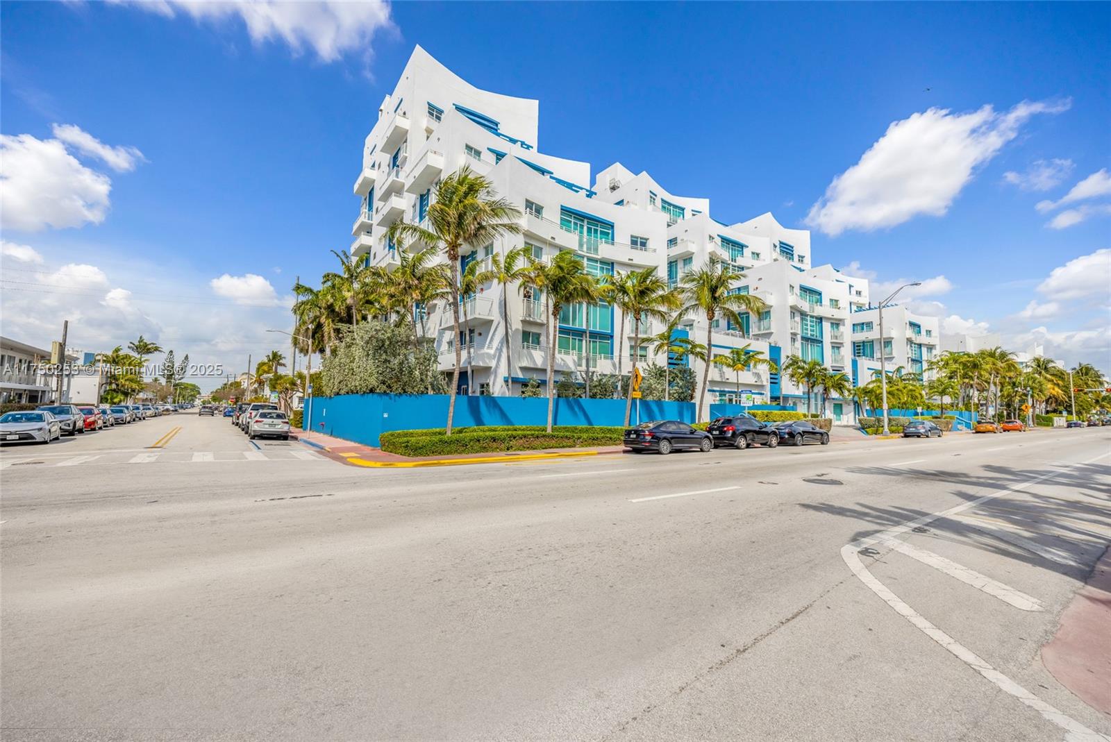 7600 Collins Ave # 703