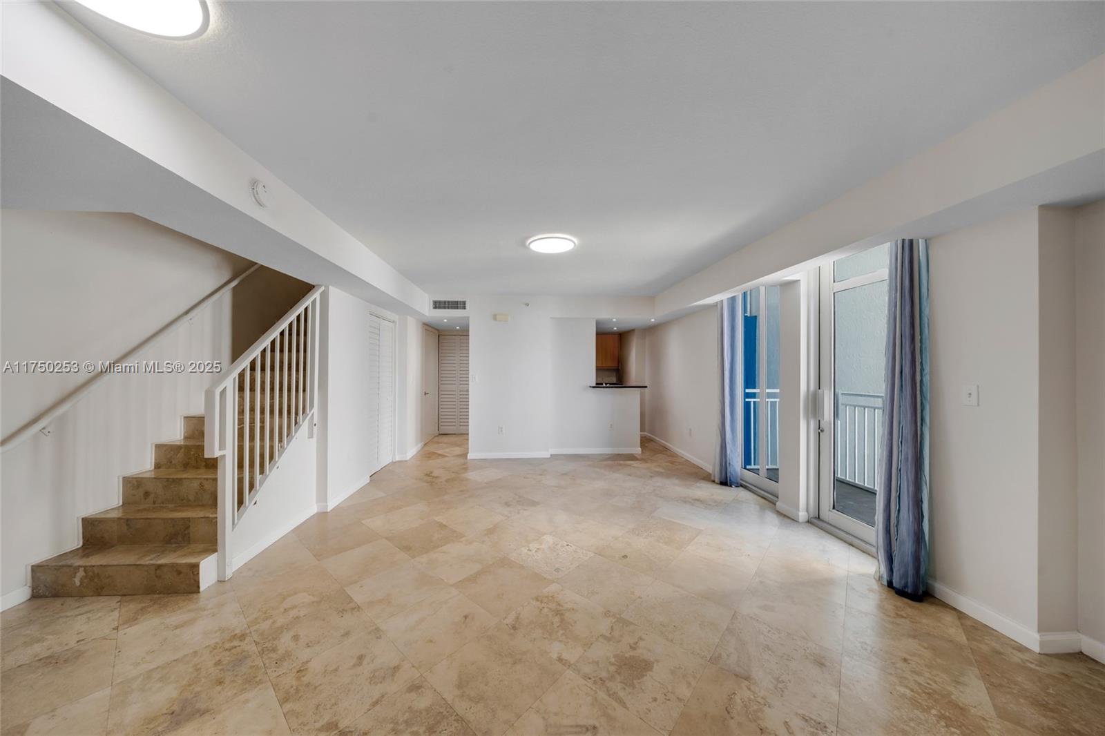 7600 Collins Ave # 703