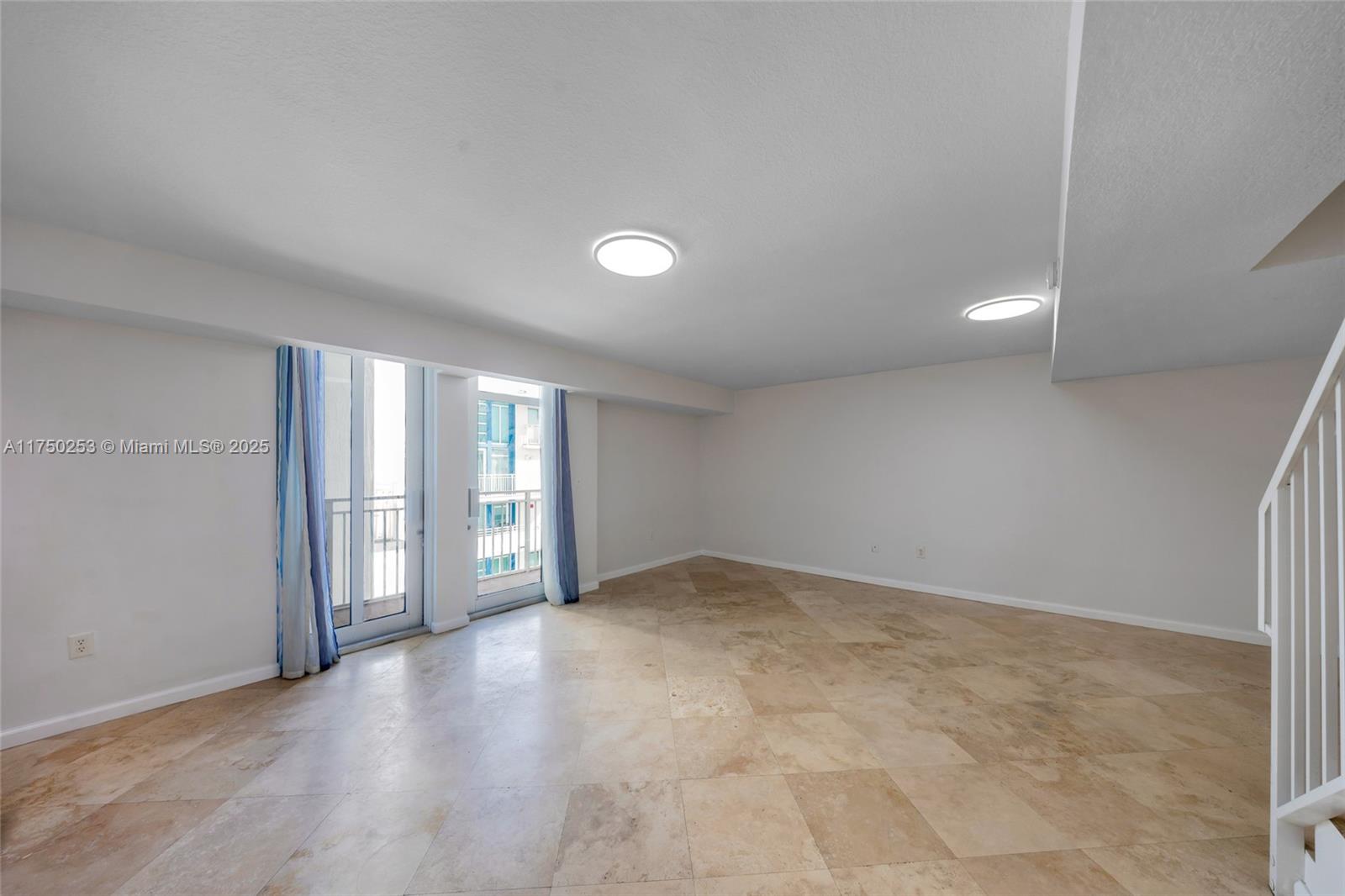 7600 Collins Ave # 703
