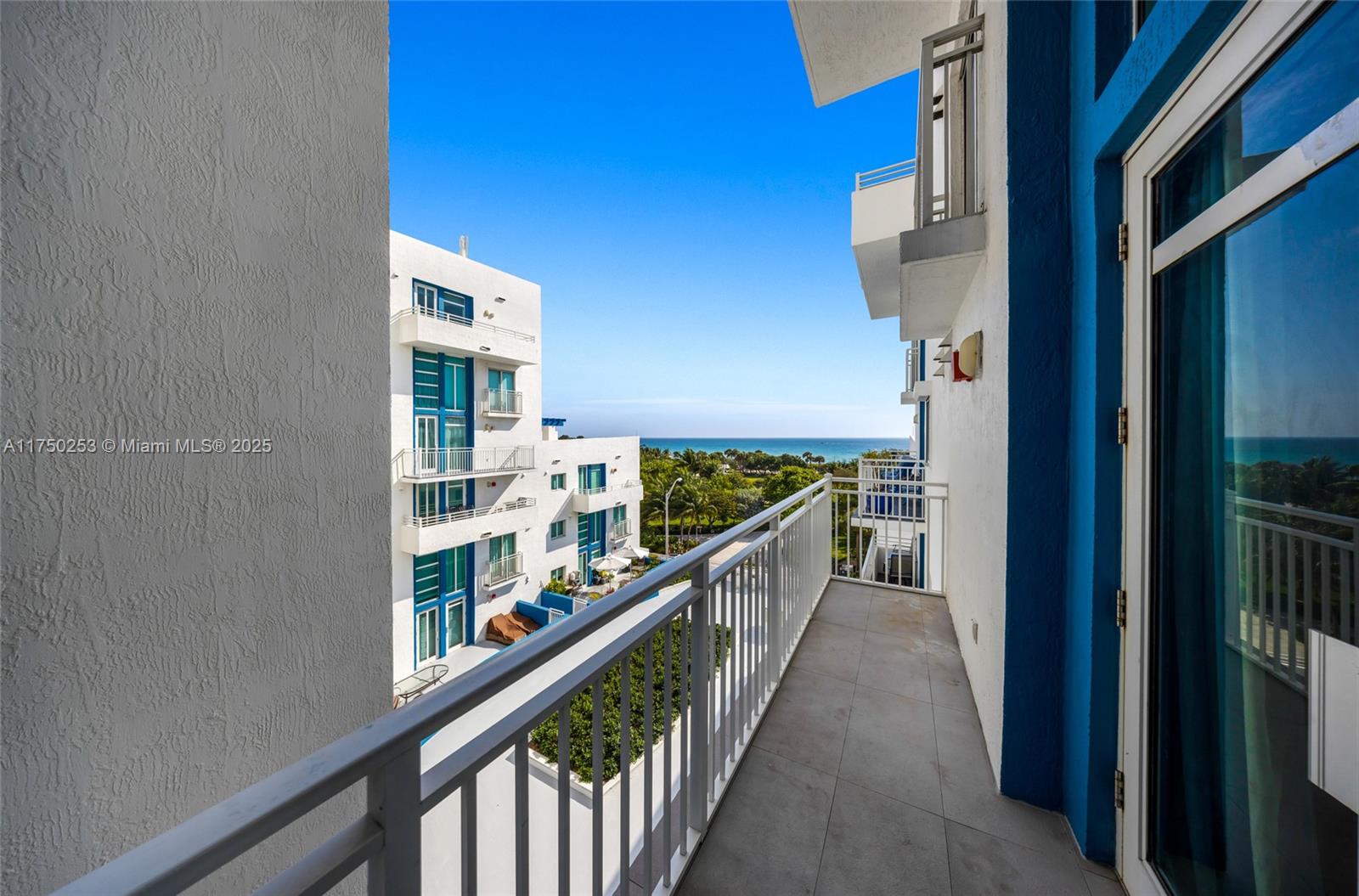 7600 Collins Ave # 703