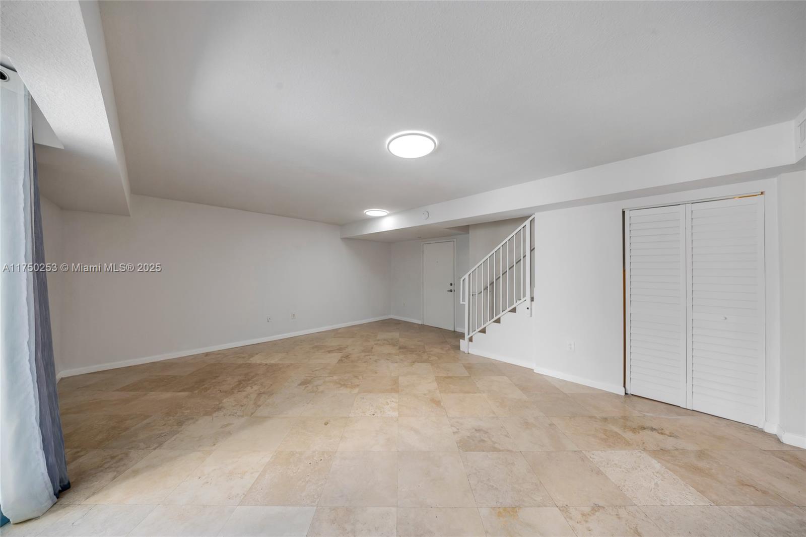7600 Collins Ave # 703