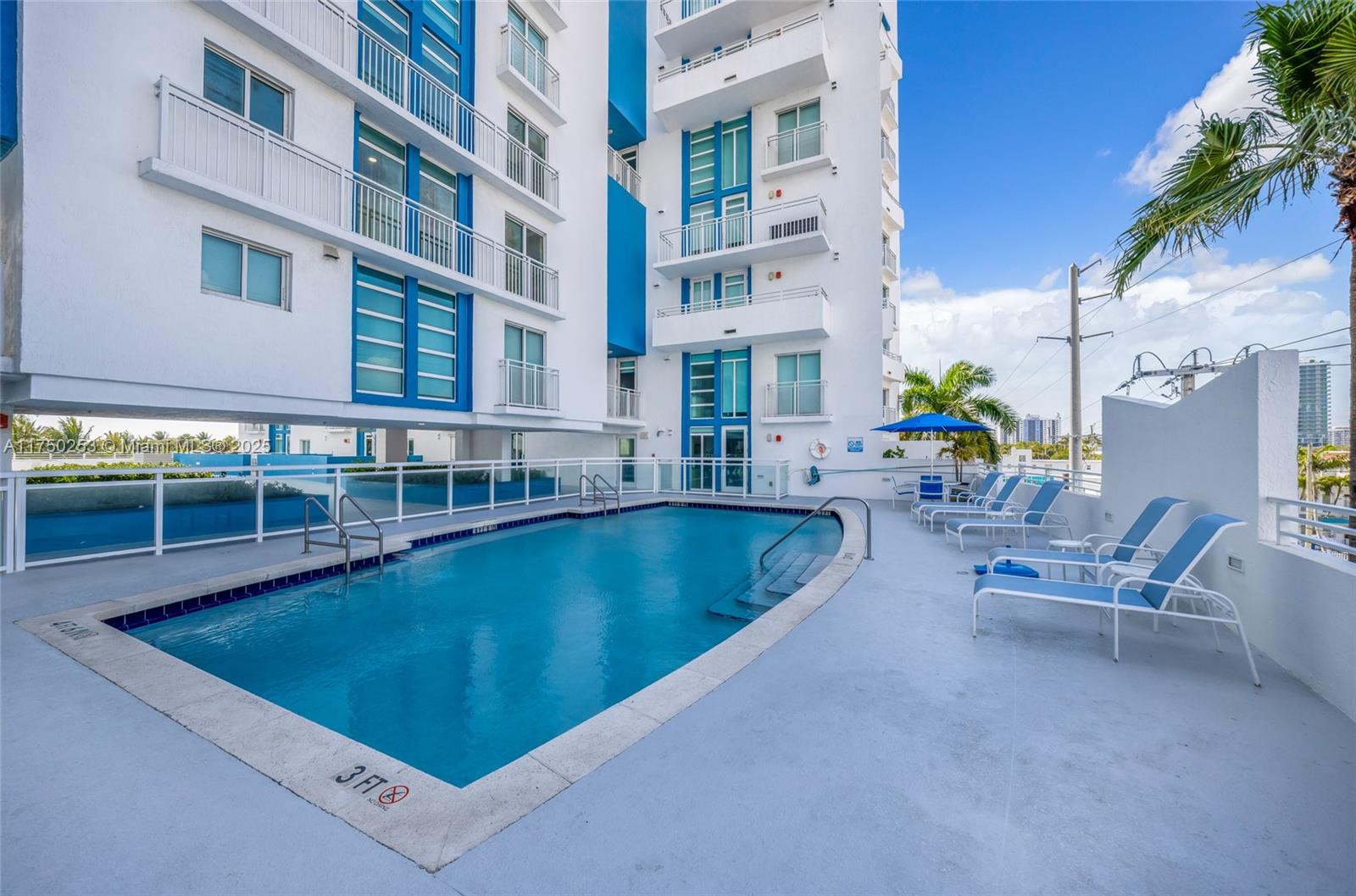 7600 Collins Ave # 703