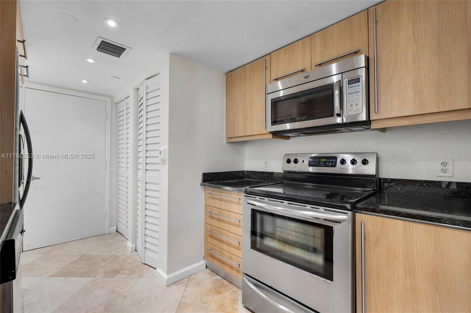 7600 Collins Ave # 703