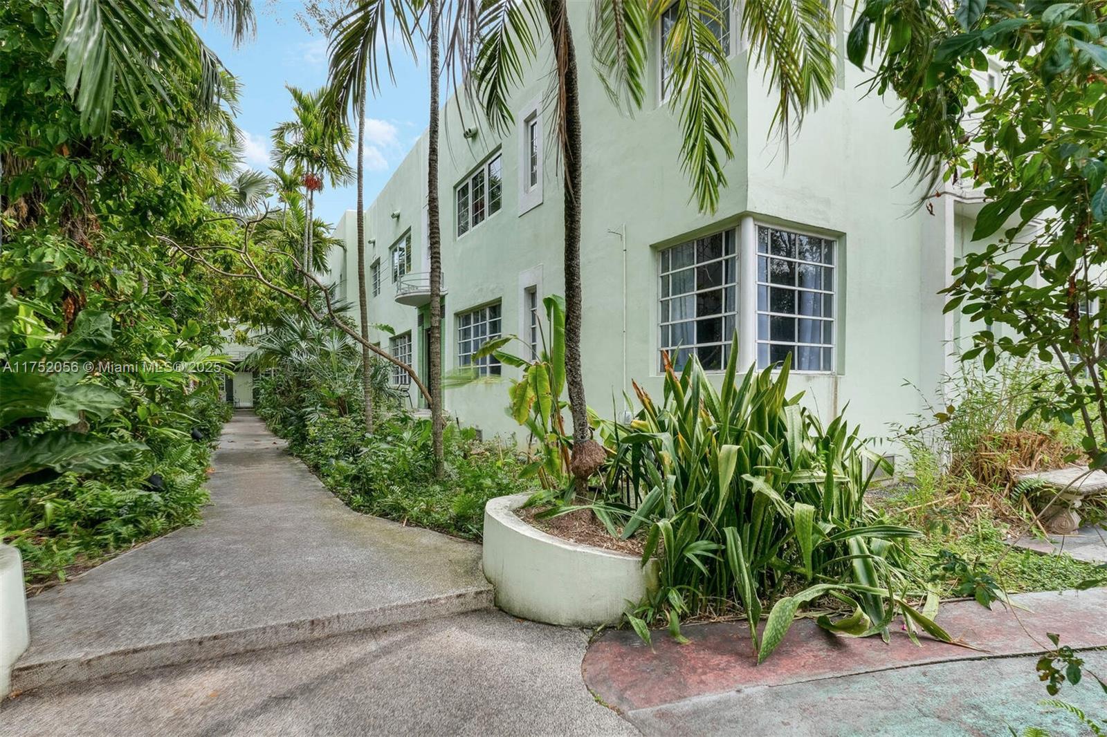 1573 Pennsylvania Ave # 8N